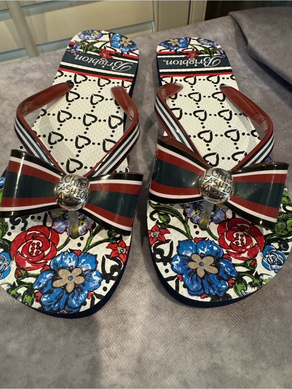 Brighton Pretty Floral Bow Flip Flops - Women's Blue & Red size 7 NWOT